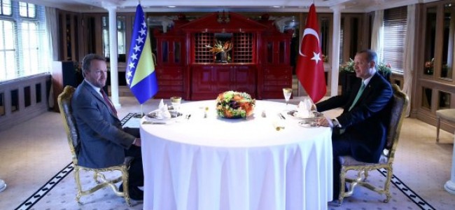 Izetbegović prvi sa Erdoganom na Ataturkovom brodu FOTO